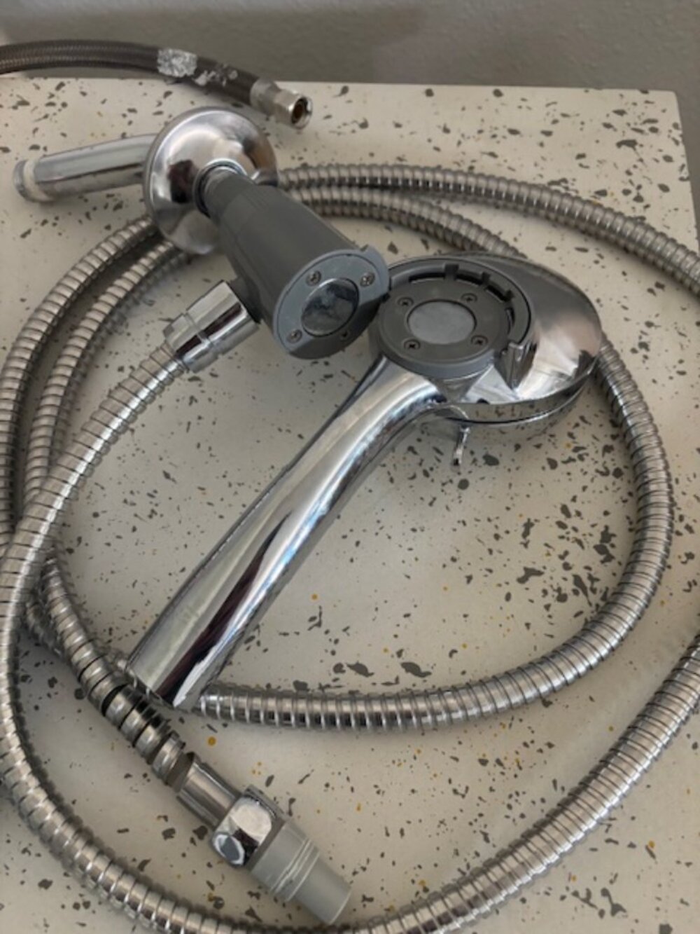 Delta Magnetic Adjustable and Removable Shower Head Set - SALE! Silver tone